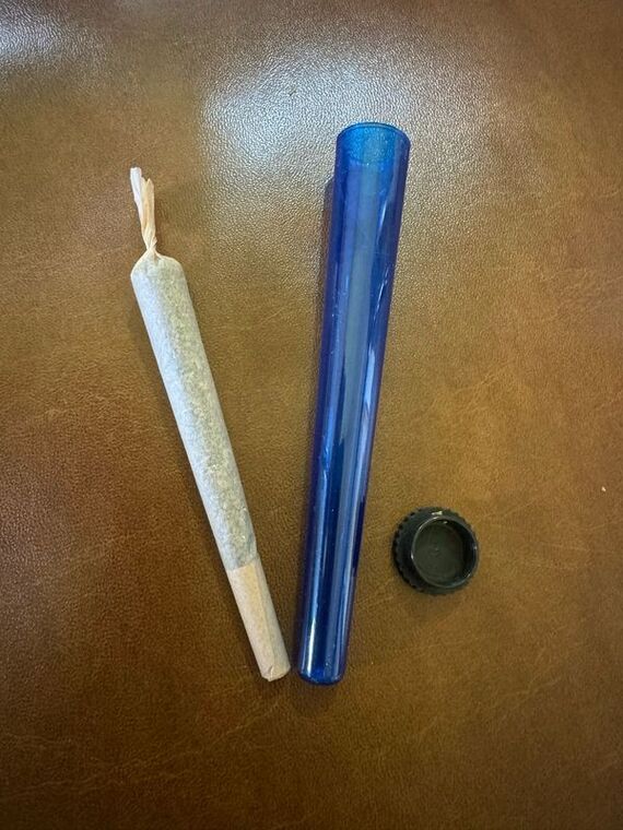 Preroll miss fruit cake
